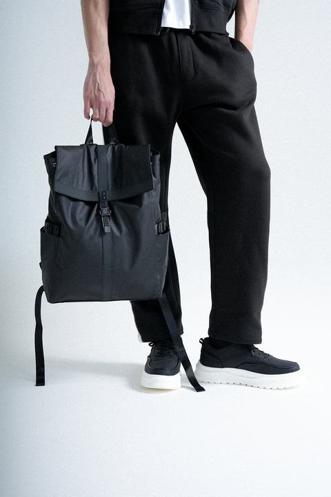 BACKPACK WITH FLAP
