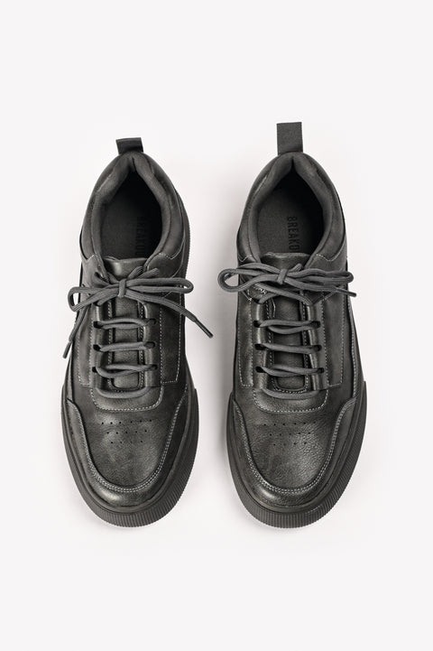 TRAINERS