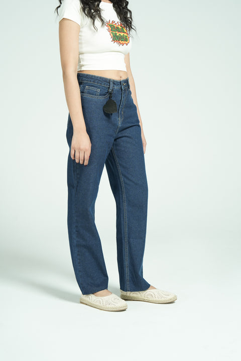 STRAIGHT FIT DENIM