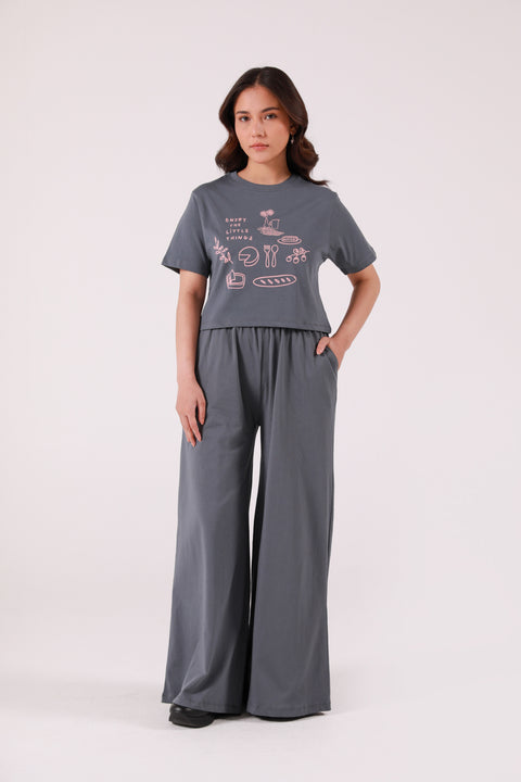 GRAPHIC CROPPED TEE
