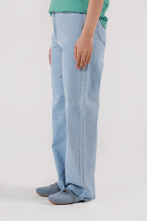 STRAIGHT FIT DENIM