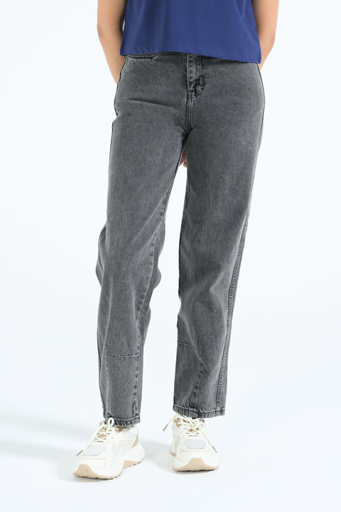 BARREL FIT DENIM