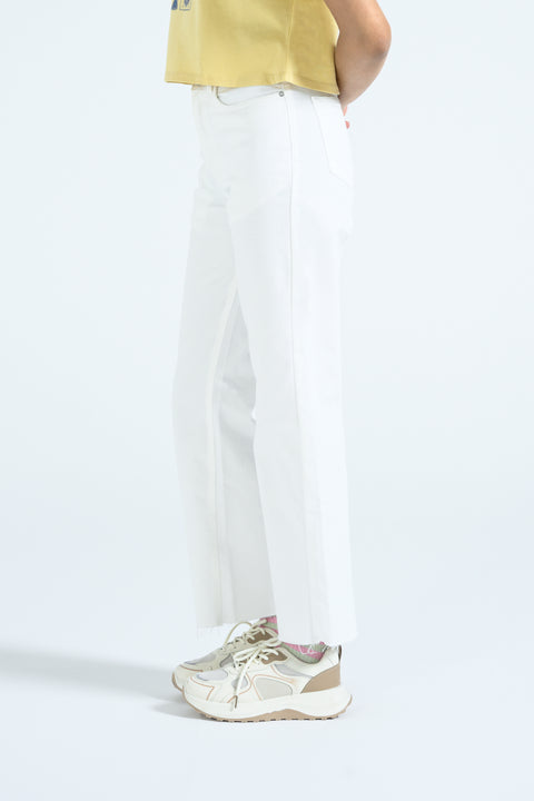 STRAIGHT FIT DENIM